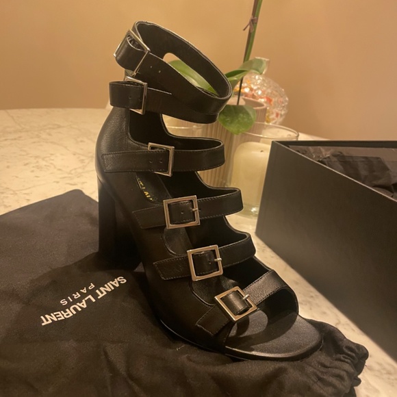 SAINT LAURENT PARIS BABIES Leather sandals - Picture 2 of 11